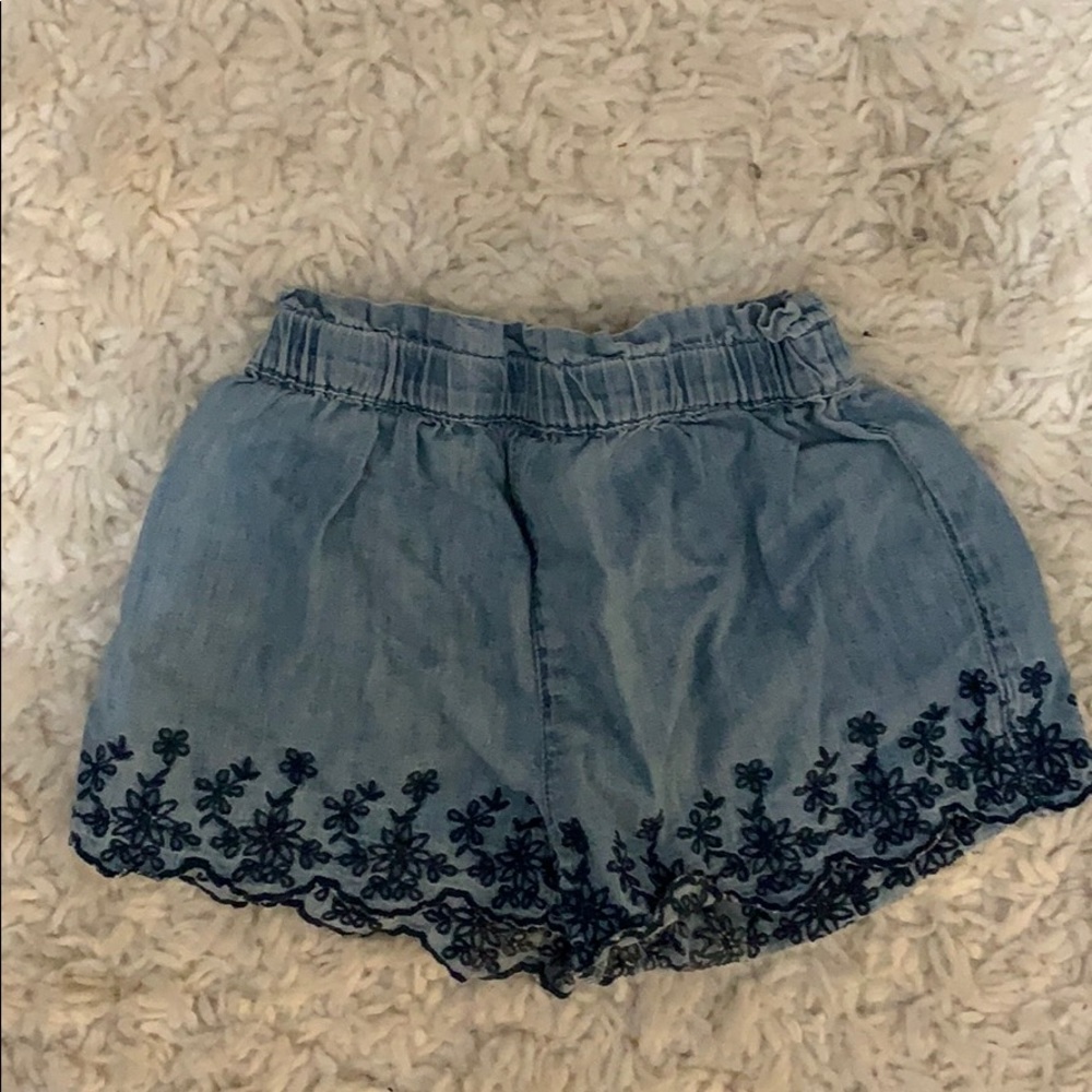 Shorts with embroidery